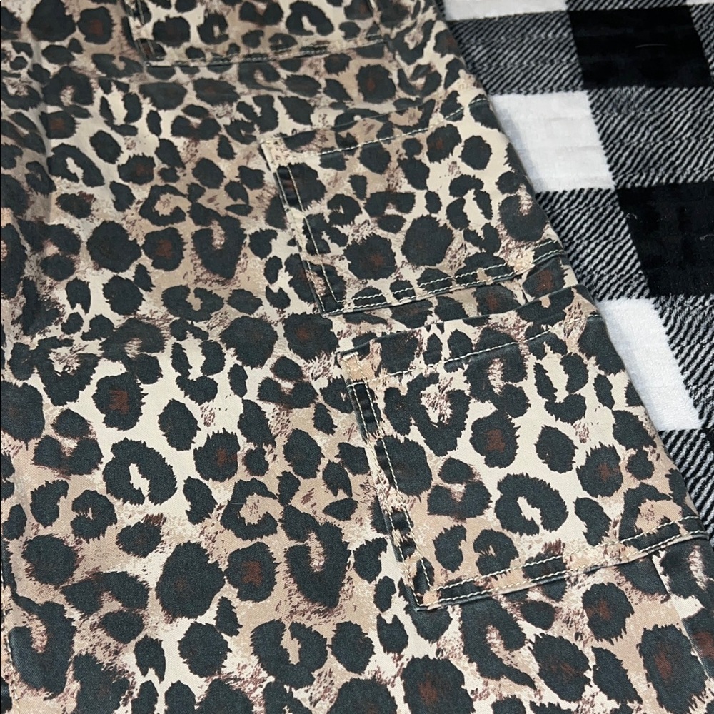 Leopard Print Wide Leg Cargo Pants - Picture 5 of 8